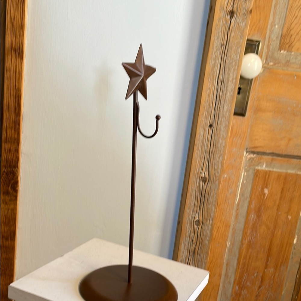 Rustic Brown Star Jewelry Stand